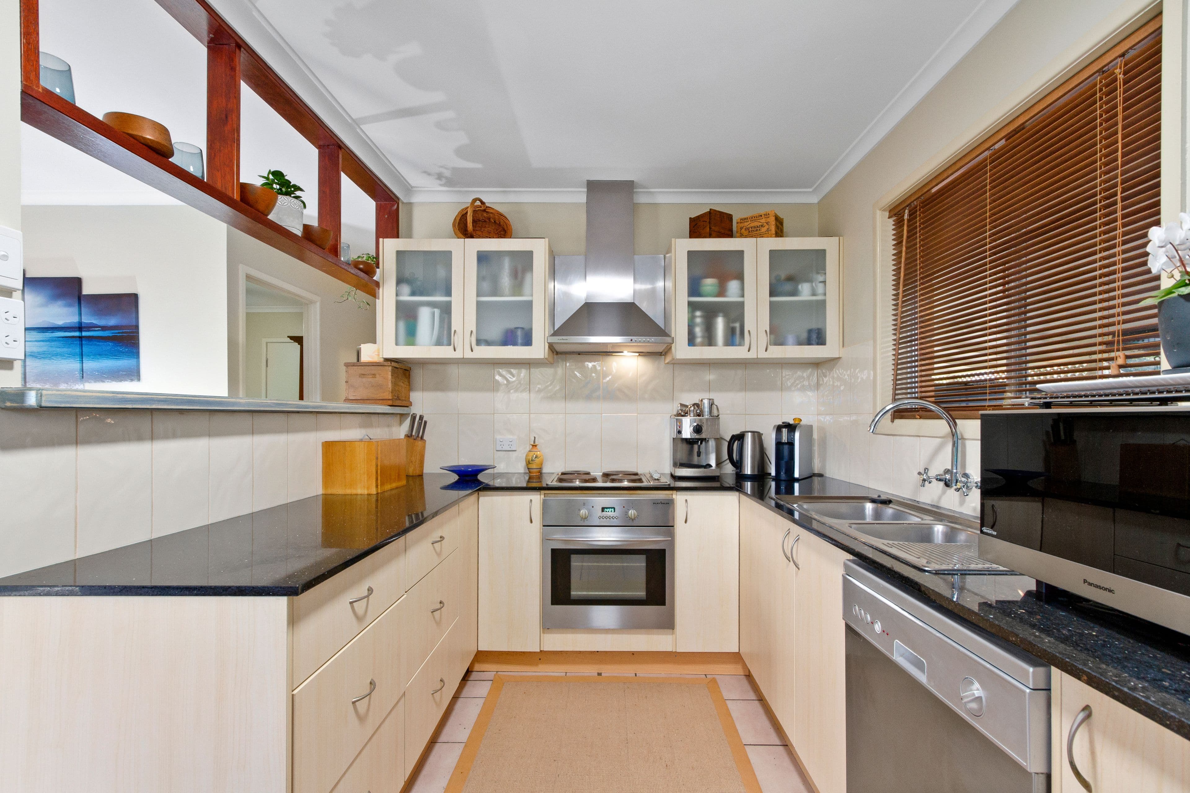 16 Nambur Street, Runaway Bay QLD 4216, Runaway Bay - Thumbnail 4