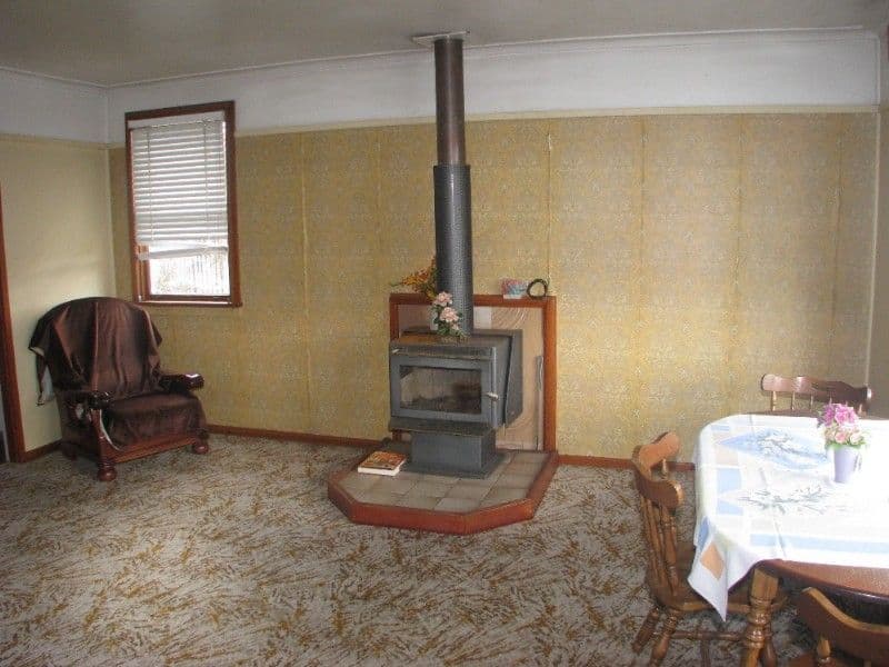 30 Douglas Street, ARMIDALE NSW 2350, Armidale - Thumbnail 2