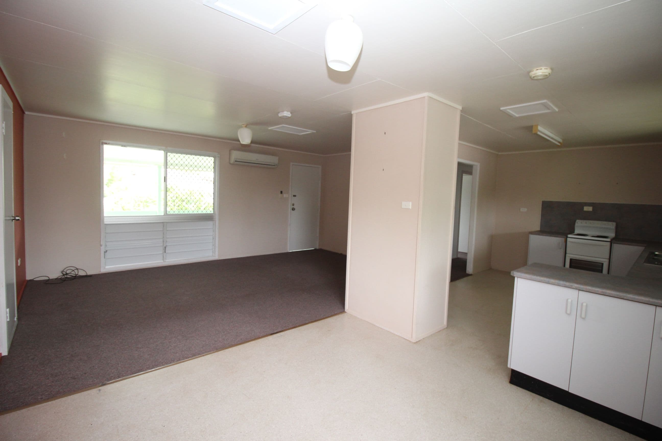 8 Garnet Street, Emerald QLD 4720, Emerald - Thumbnail 2