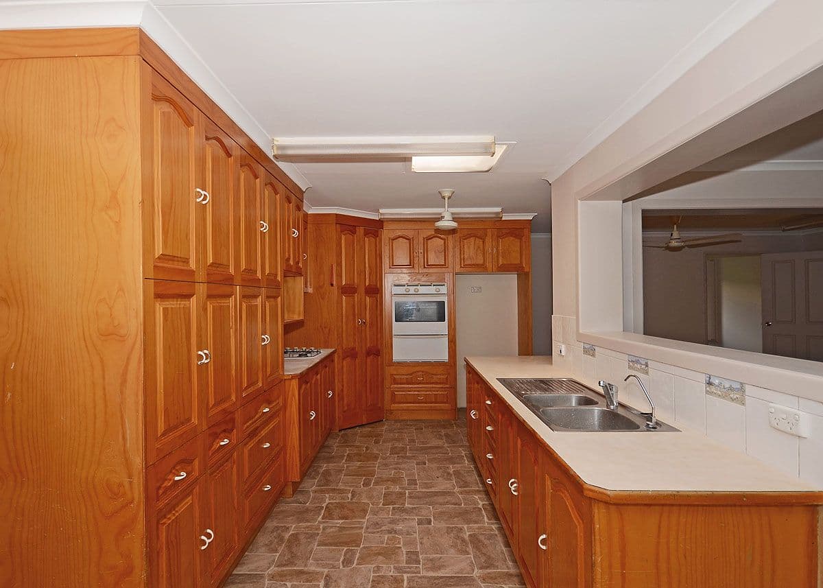 11 Pineapple Avenue, TORQUAY QLD 4655, Torquay - Thumbnail 6