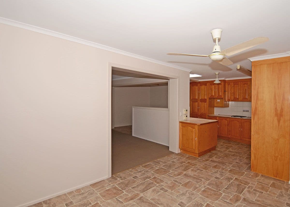 11 Pineapple Avenue, TORQUAY QLD 4655, Torquay - Thumbnail 8