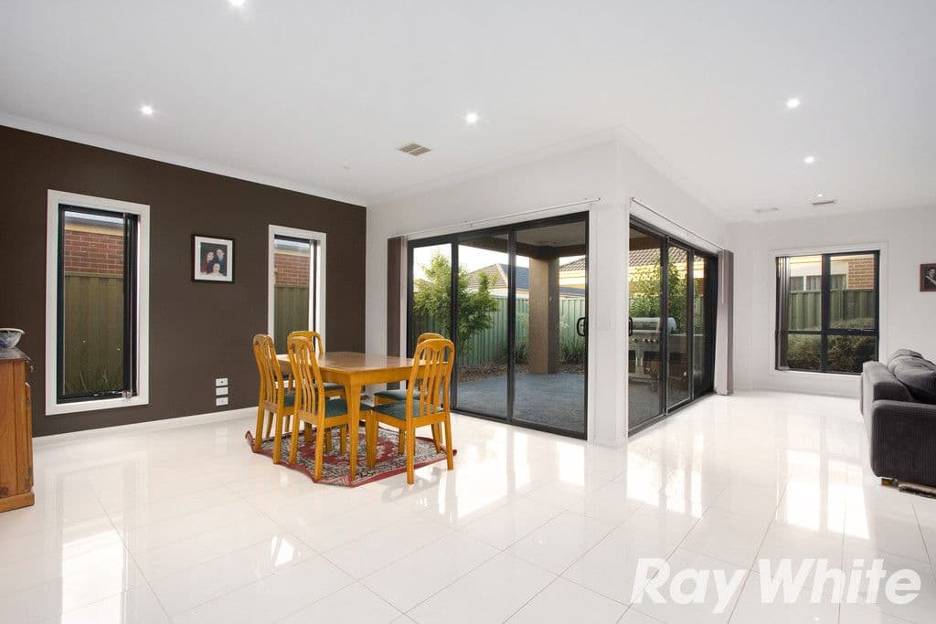 9 Charolais Court, Pakenham VIC 3810, Pakenham - Thumbnail 5
