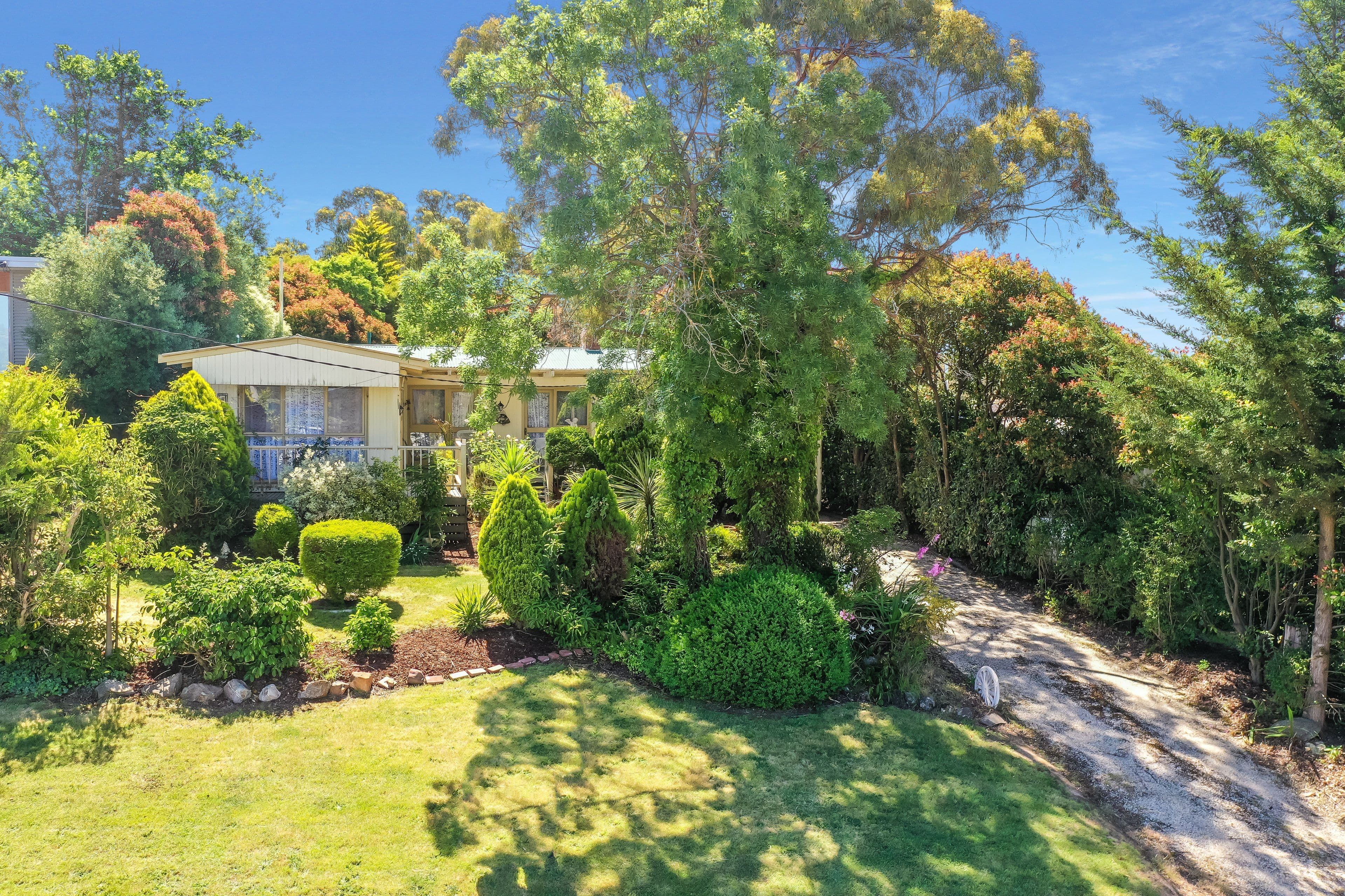 2 Hills Road, Goughs Bay VIC 3723, Goughs Bay - Thumbnail 6