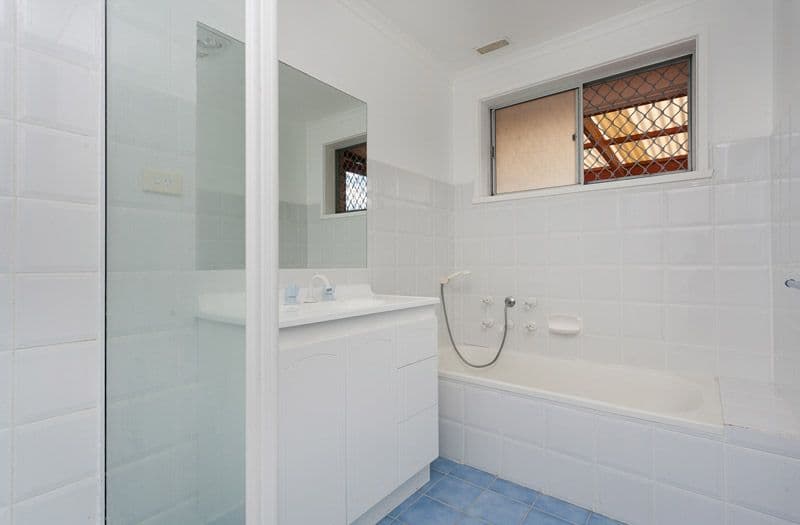 16 Kinalung Place, GIRALANG ACT 2617, Giralang - Thumbnail 2