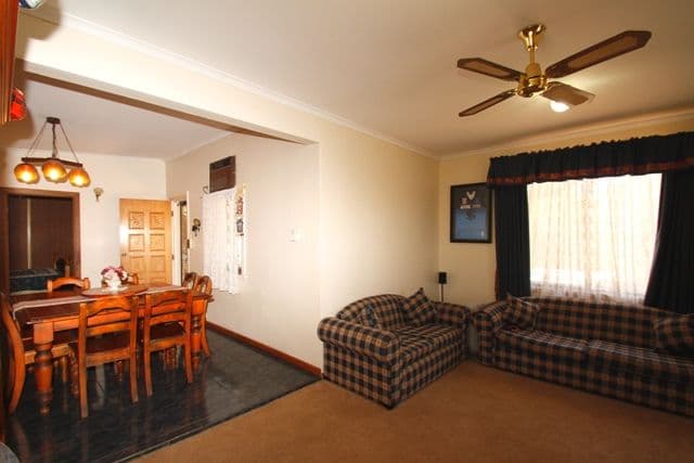 2 Eringa Avenue, LOXTON SA 5333, Loxton - Thumbnail 7