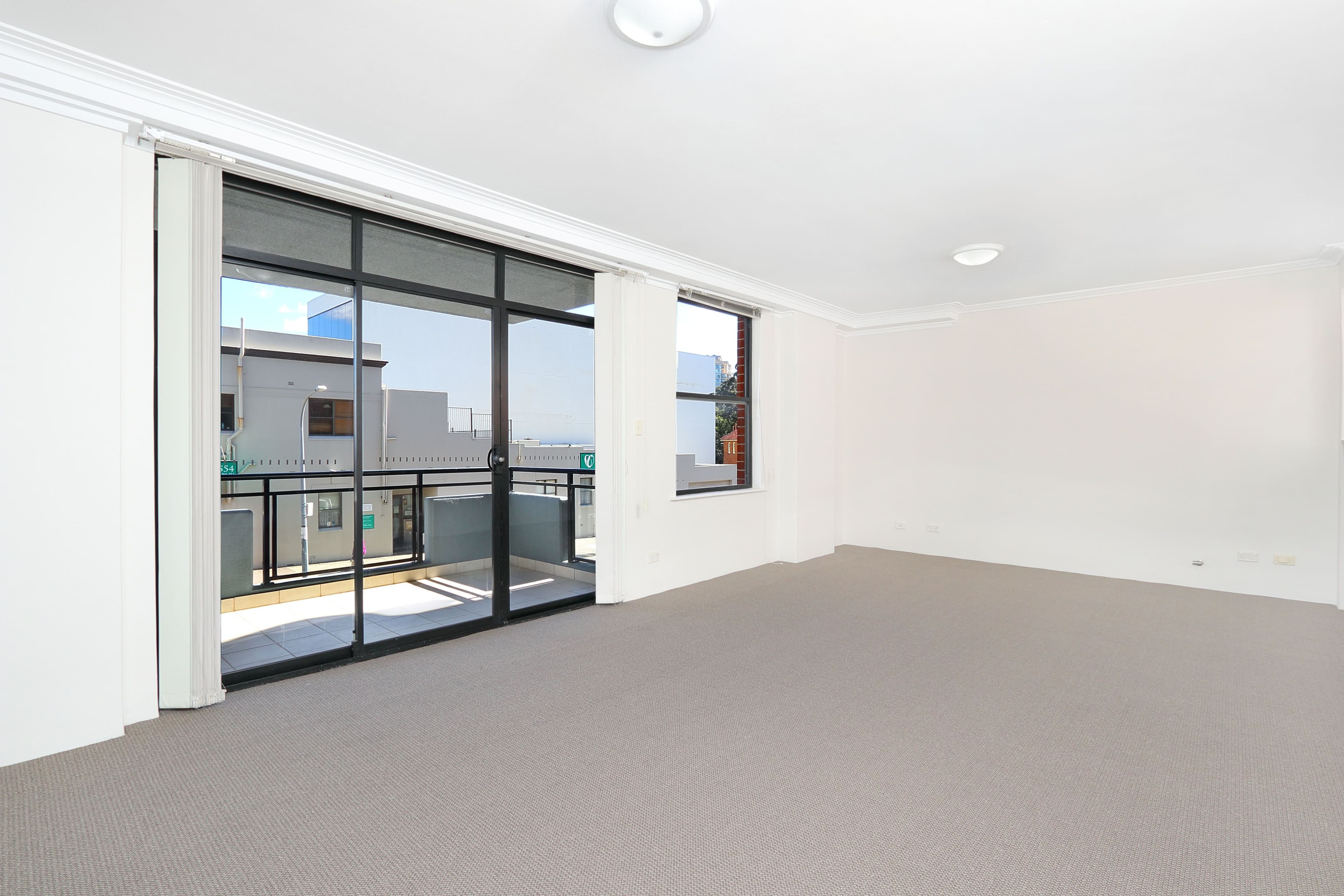 6 Carrington Avenue, Hurstville NSW 2220, Hurstville - Thumbnail 2