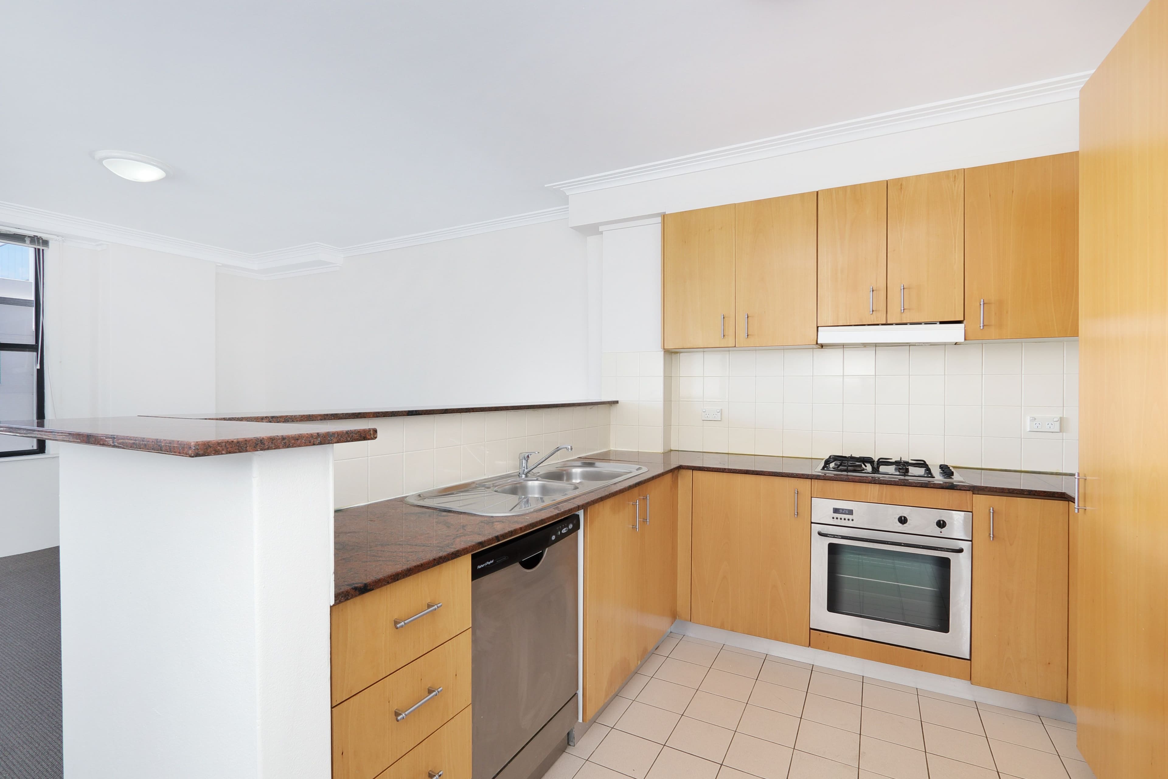 6 Carrington Avenue, Hurstville NSW 2220, Hurstville - Thumbnail 3
