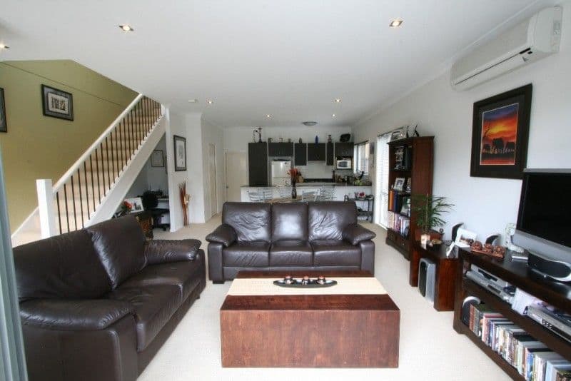 19 Worden Street, MORNINGSIDE QLD 4170, Morningside - Thumbnail 2