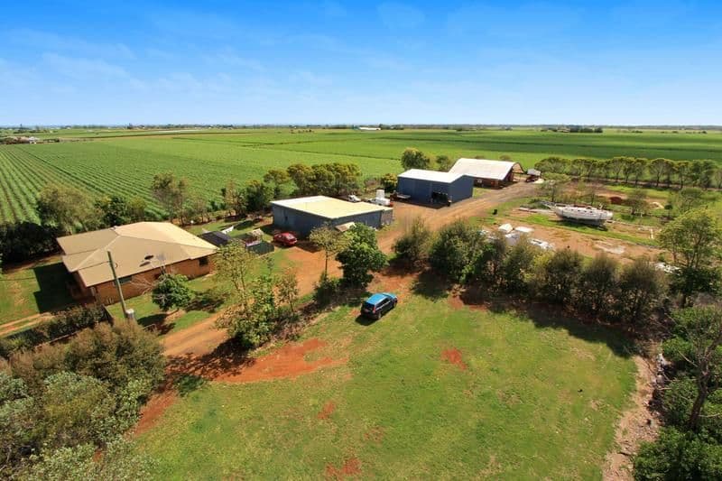 352 Burnett Heads Road, Qunaba QLD 4670, Qunaba - Image 1