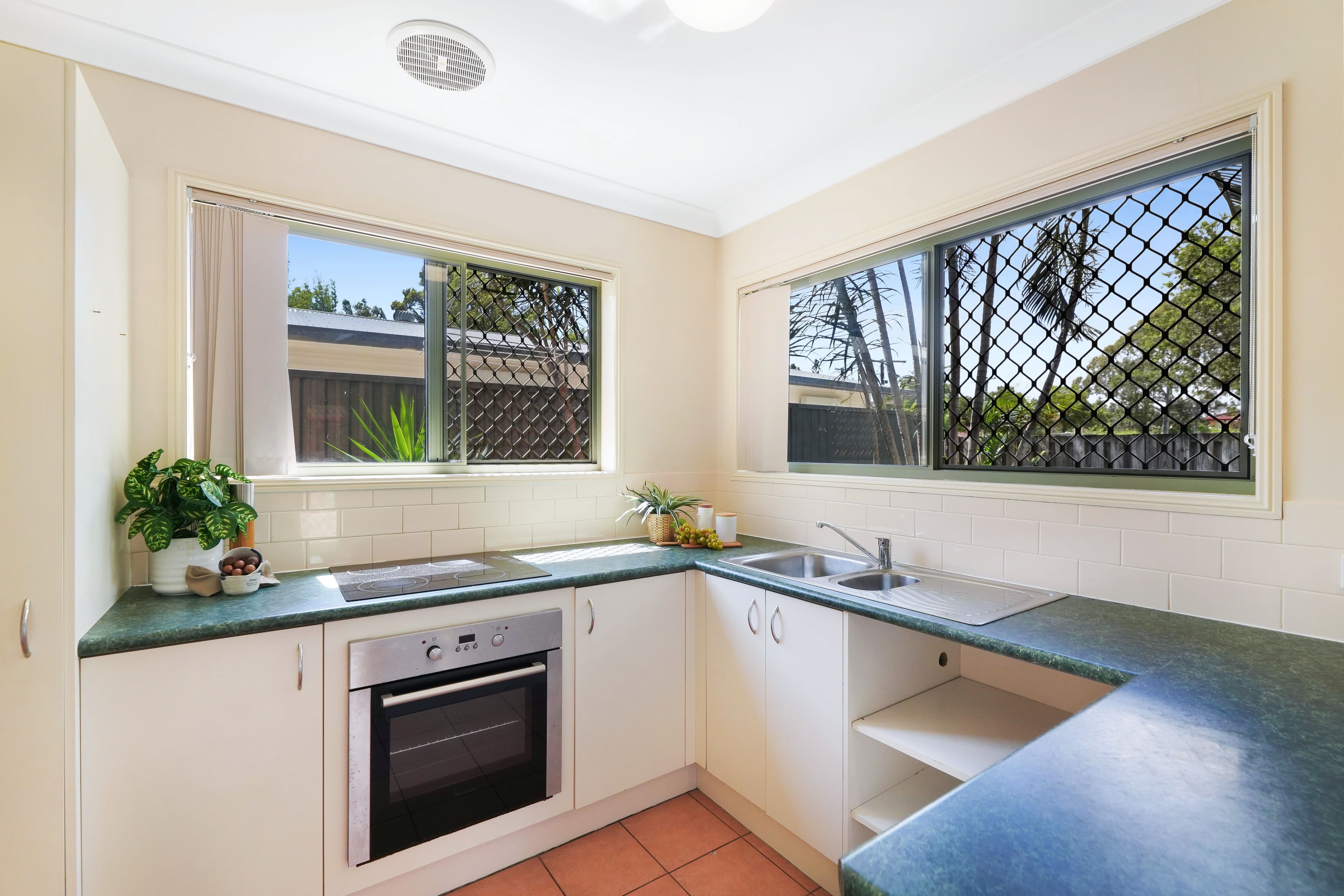 93 Whiting Street, Labrador QLD 4215, Labrador - Thumbnail 7