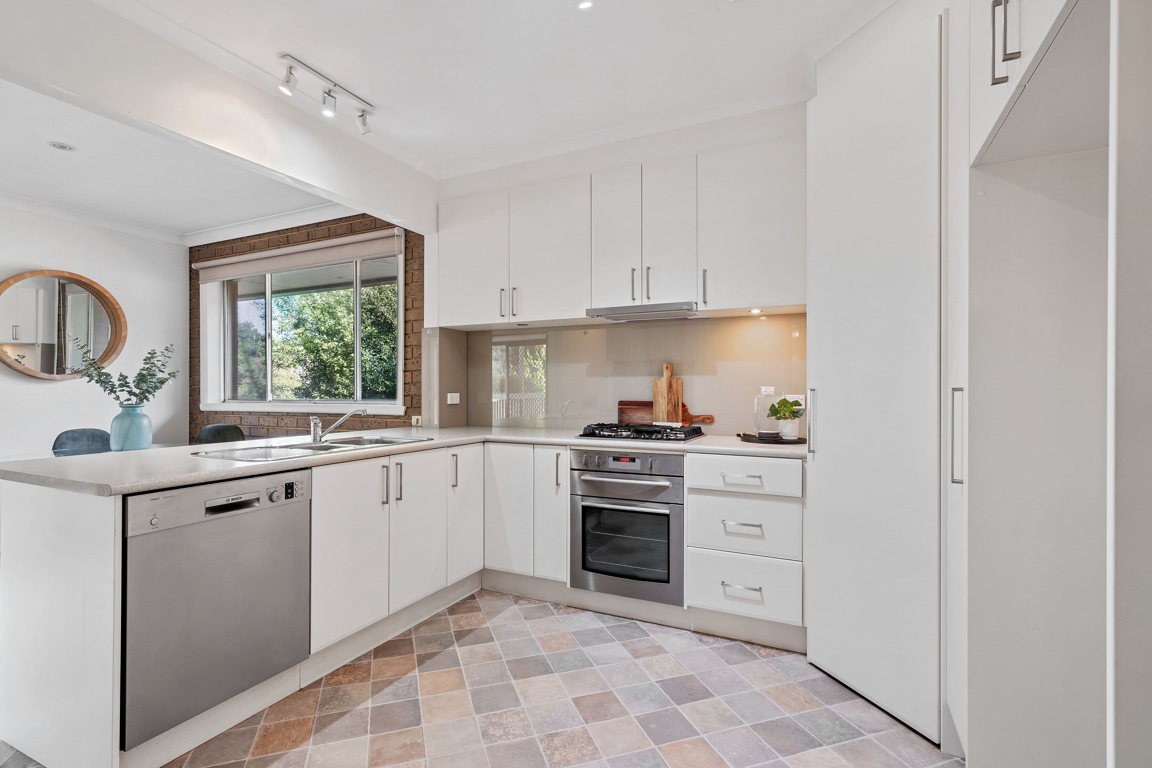 16 Cass Avenue, Croydon VIC 3136, Croydon - Thumbnail 4