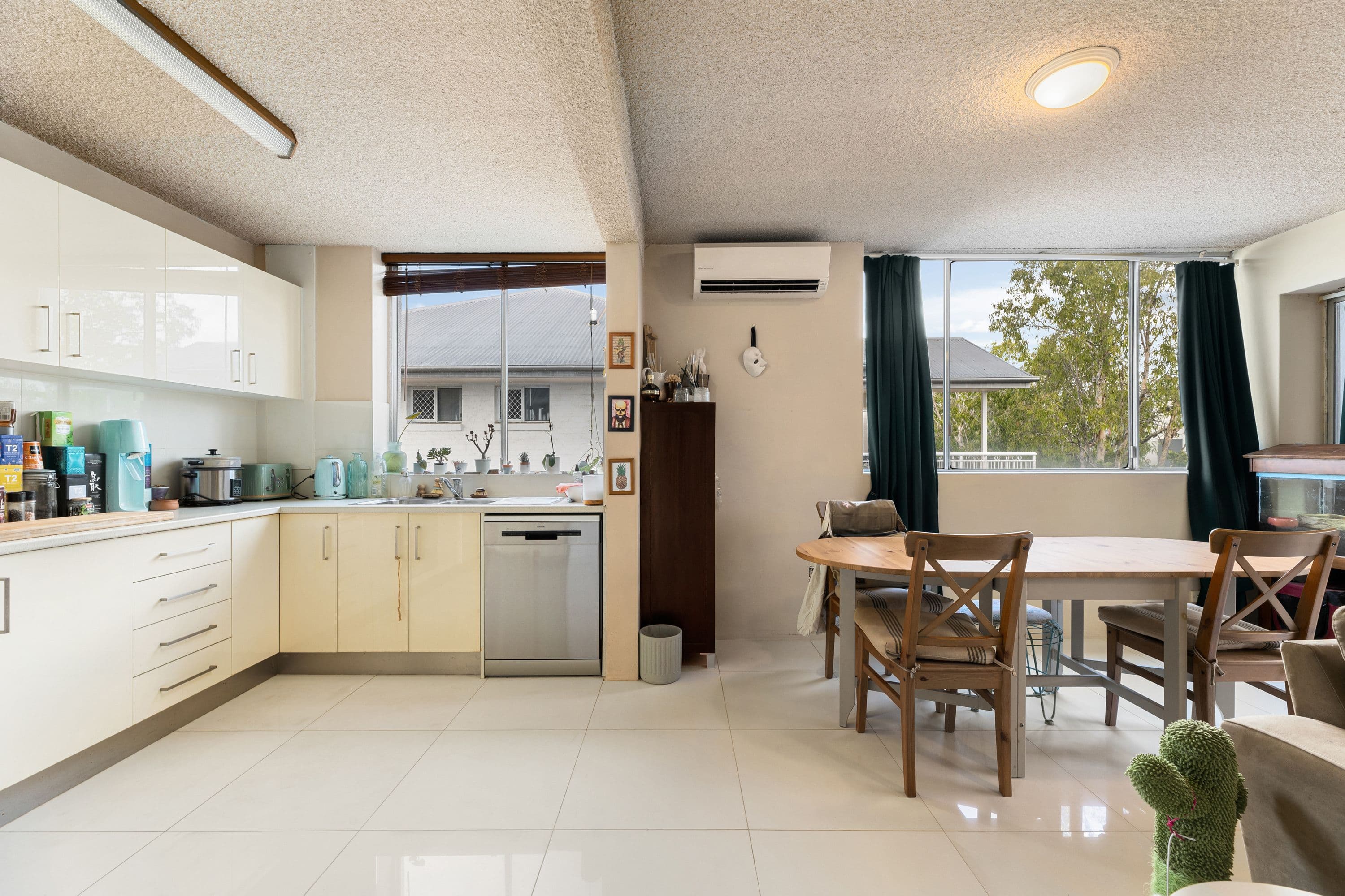 12 Underhill Avenue, Indooroopilly QLD 4068, Indooroopilly - Thumbnail 3