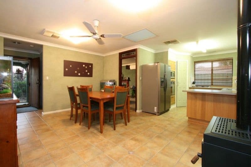16 Lorikeet Loop, HIGH WYCOMBE WA 6057, High Wycombe - Thumbnail 4