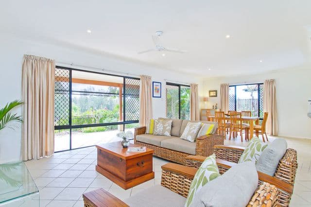 9 Tussock Crescent, ELANORA QLD 4221, Elanora - Thumbnail 3