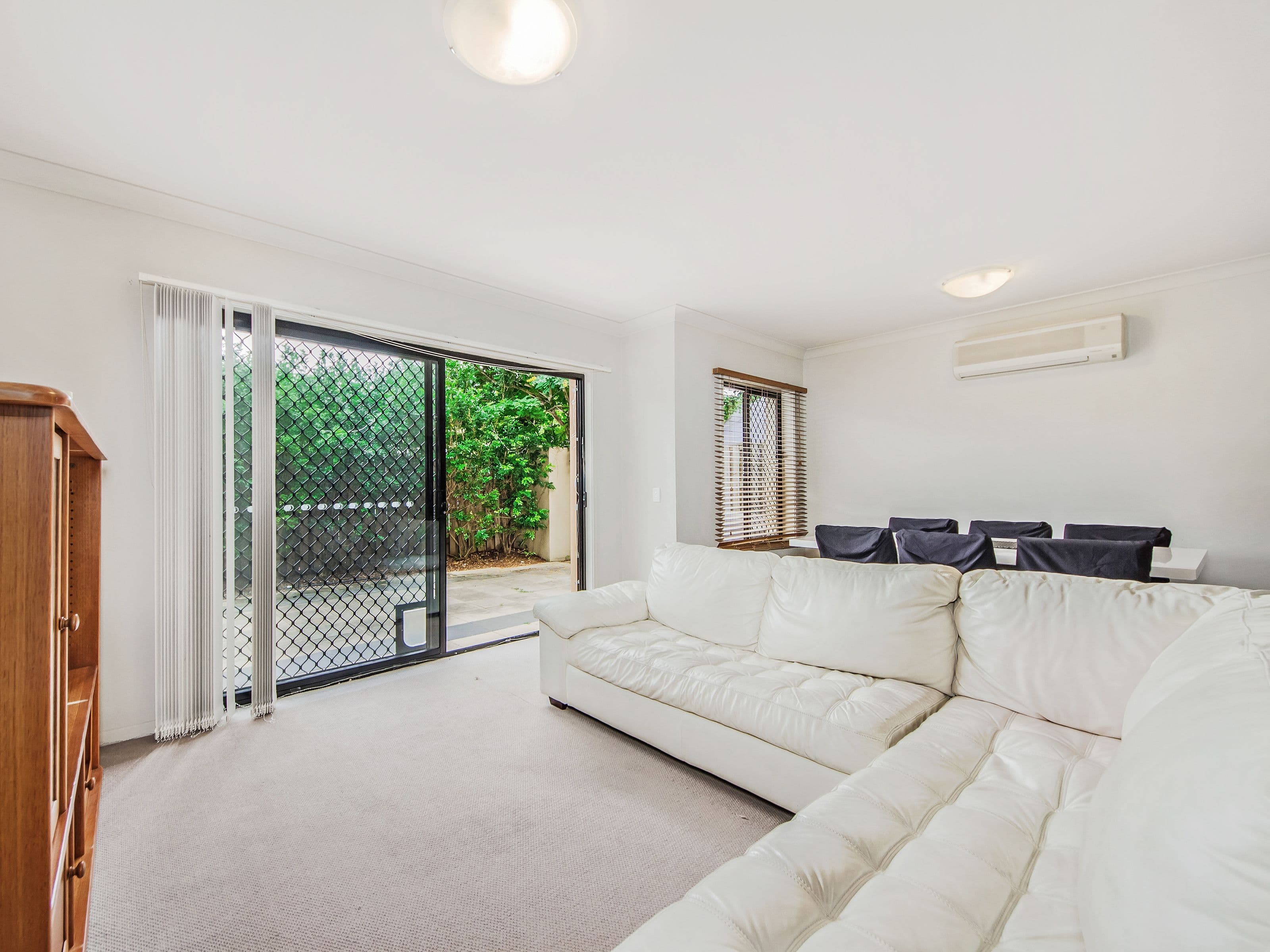 2 Geraldton Drive, Varsity Lakes QLD 4227, Varsity Lakes - Thumbnail 2