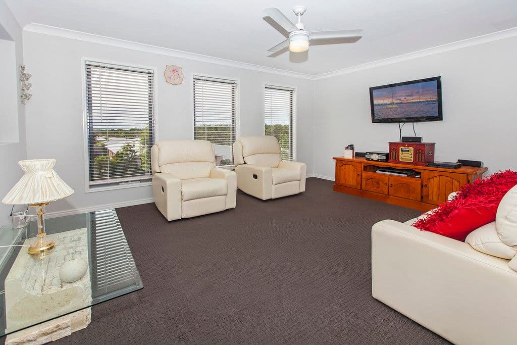 7 Hillsborough Place, Springfield Lakes QLD 4300, Springfield Lakes - Thumbnail 2