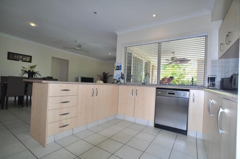 9 Broxbourne Place, OXENFORD QLD 4210, Oxenford - Thumbnail 5