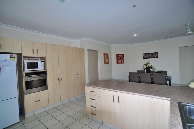 9 Broxbourne Place, OXENFORD QLD 4210, Oxenford - Thumbnail 7