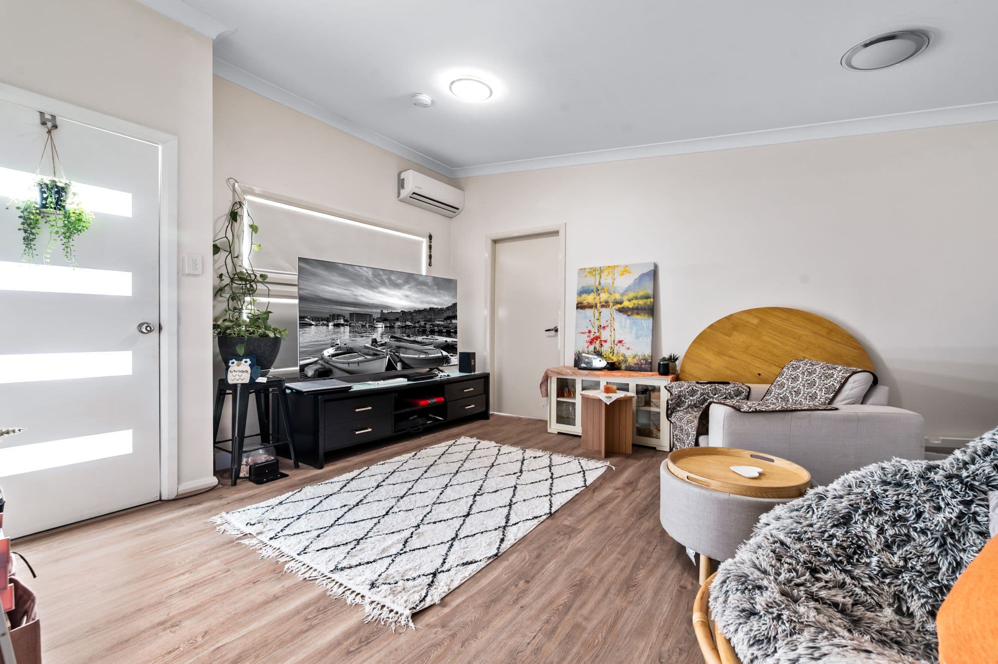87 & 87a Macquarie Avenue, Campbelltown NSW 2560, Campbelltown - Thumbnail 2
