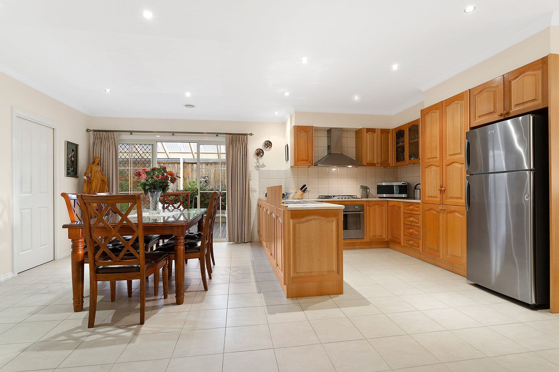 10 Lapwing Road, South Morang VIC 3752, South Morang - Thumbnail 2