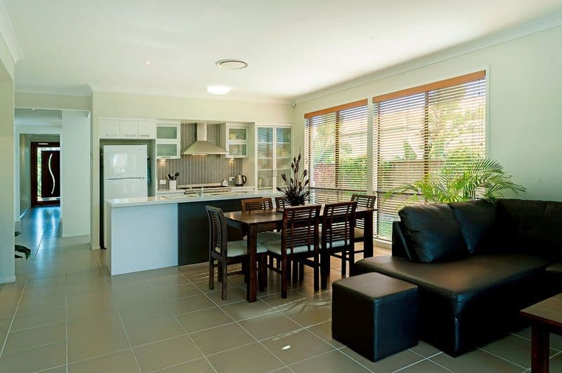14 Codrington Circuit, PACIFIC PINES QLD 4211, Pacific Pines - Thumbnail 3