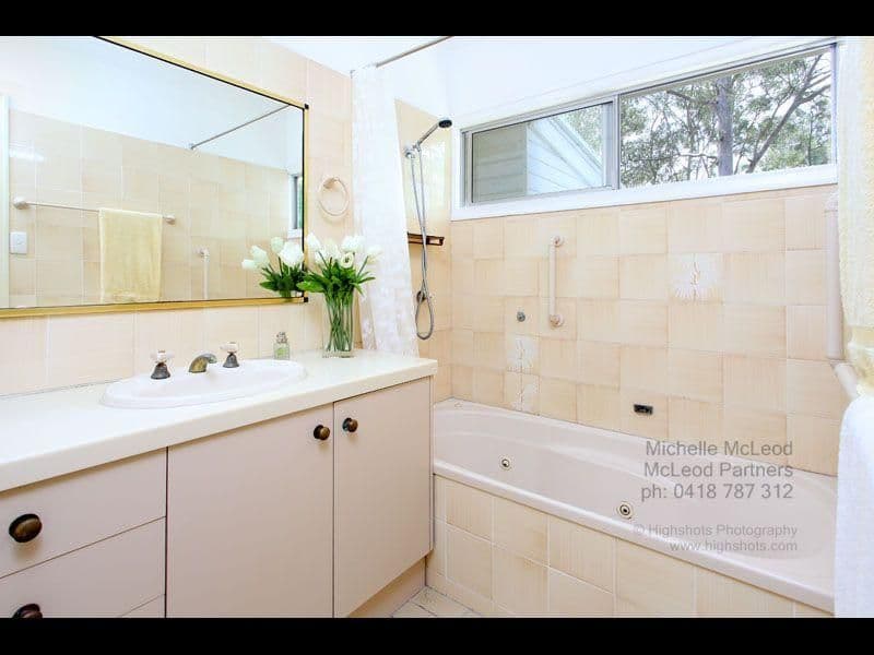22 Kenmore Road, KENMORE QLD 4069, Kenmore - Thumbnail 6