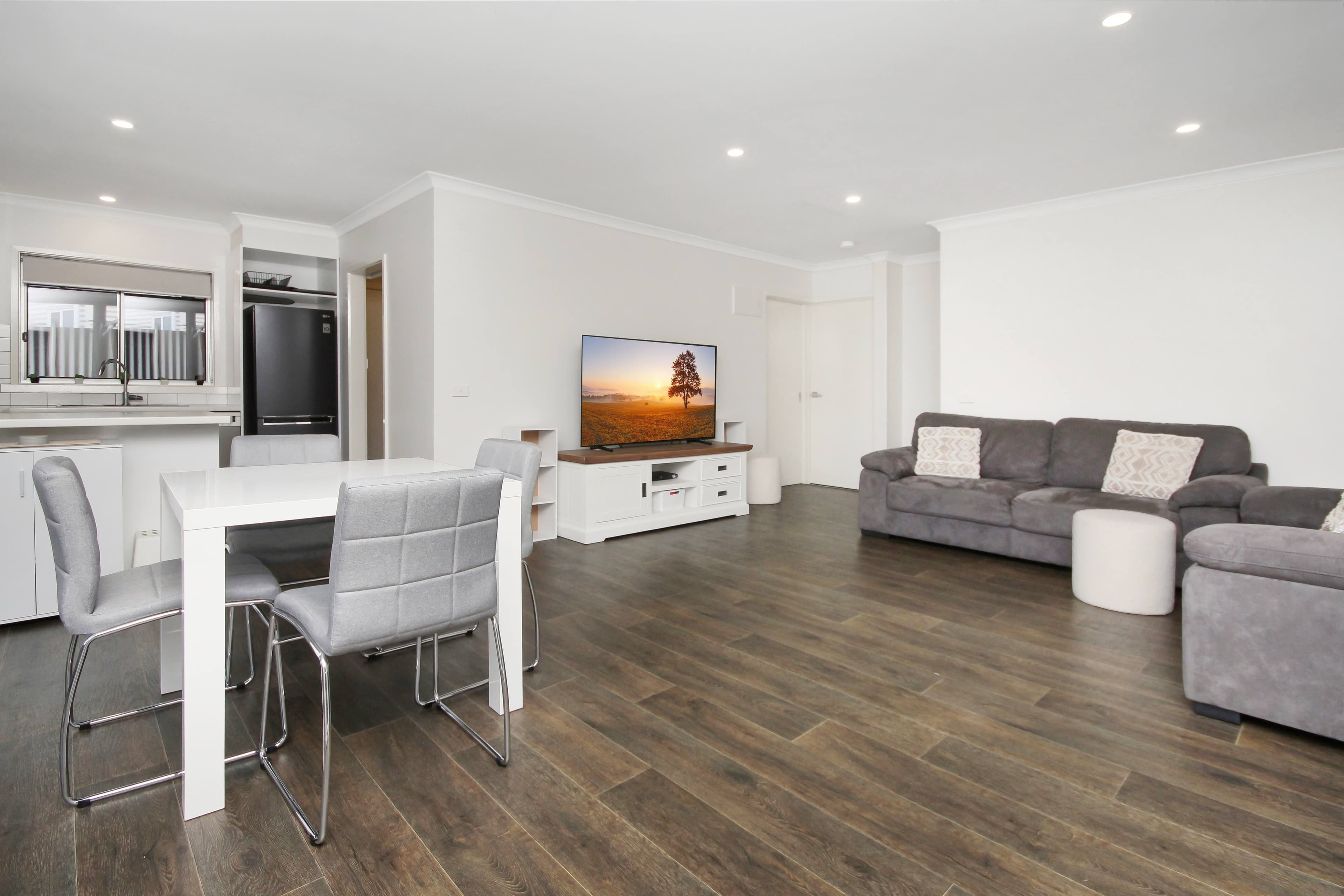 8 Robinson Street, Horsham VIC 3400, Horsham - Thumbnail 5