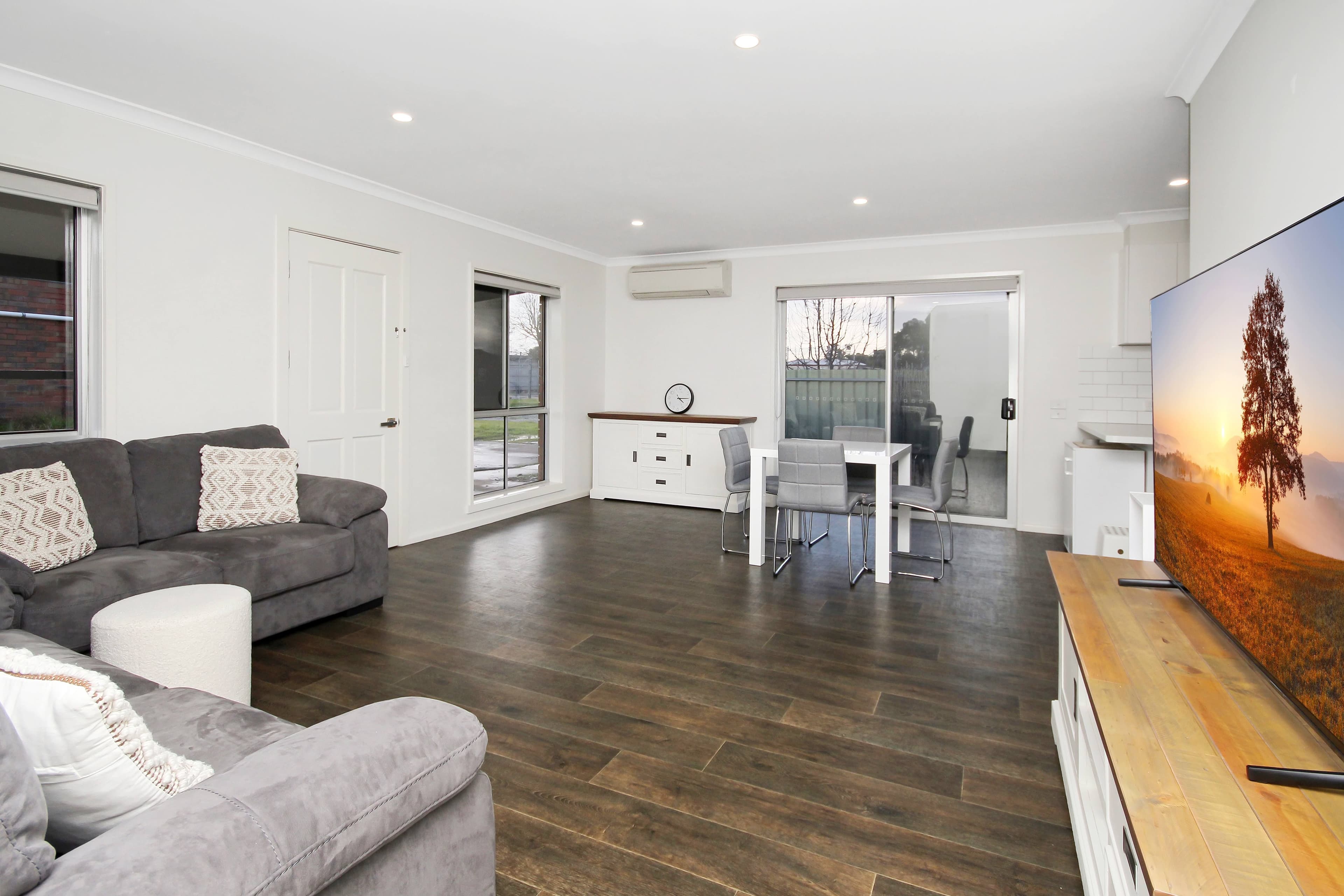 8 Robinson Street, Horsham VIC 3400, Horsham - Thumbnail 7