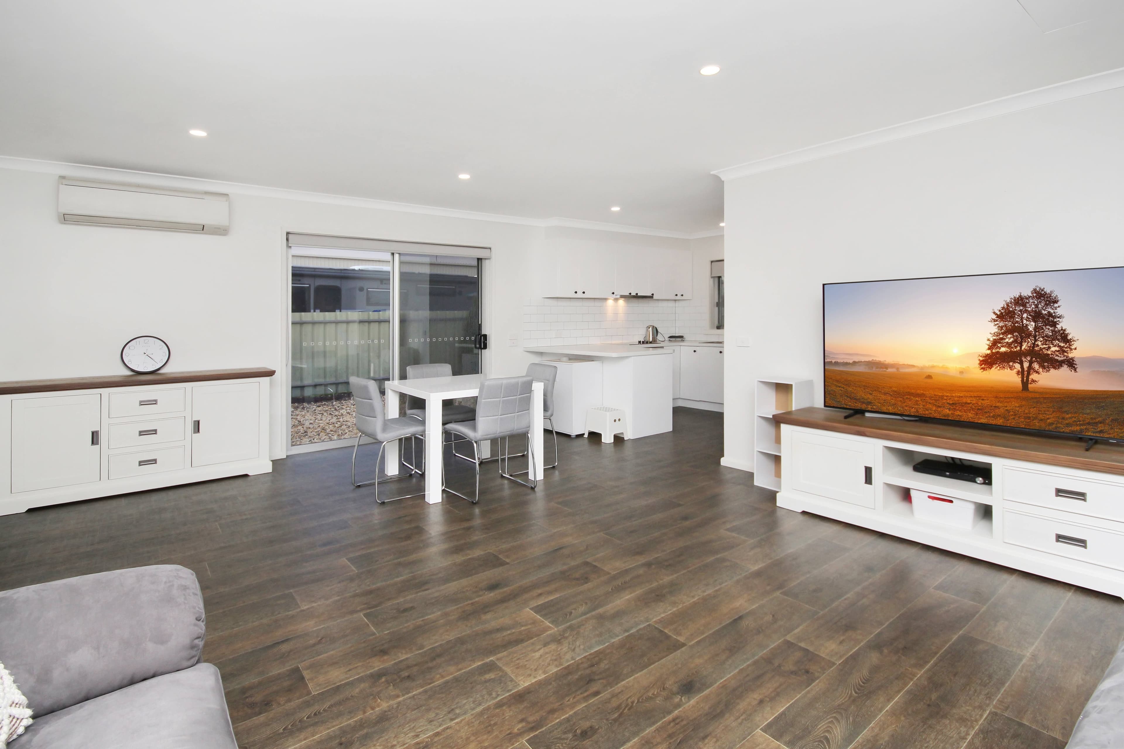 8 Robinson Street, Horsham VIC 3400, Horsham - Thumbnail 8