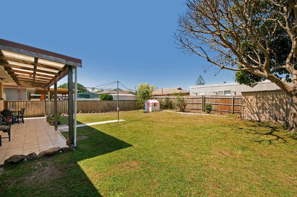40 Denawen Street, PALM BEACH QLD 4221, Palm Beach - Thumbnail 2