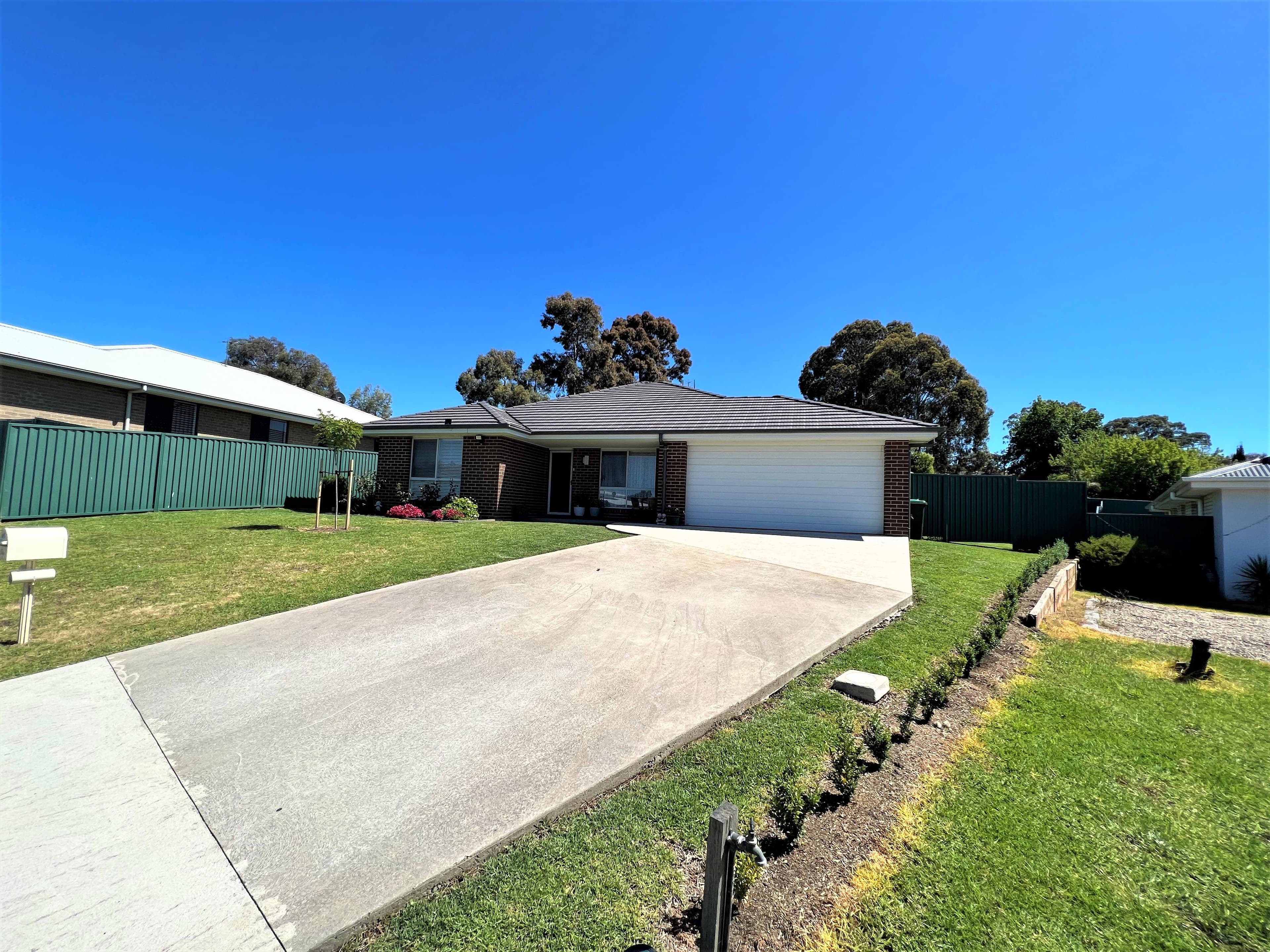 11 Molloy Place, Young NSW 2594, Young - Thumbnail 2