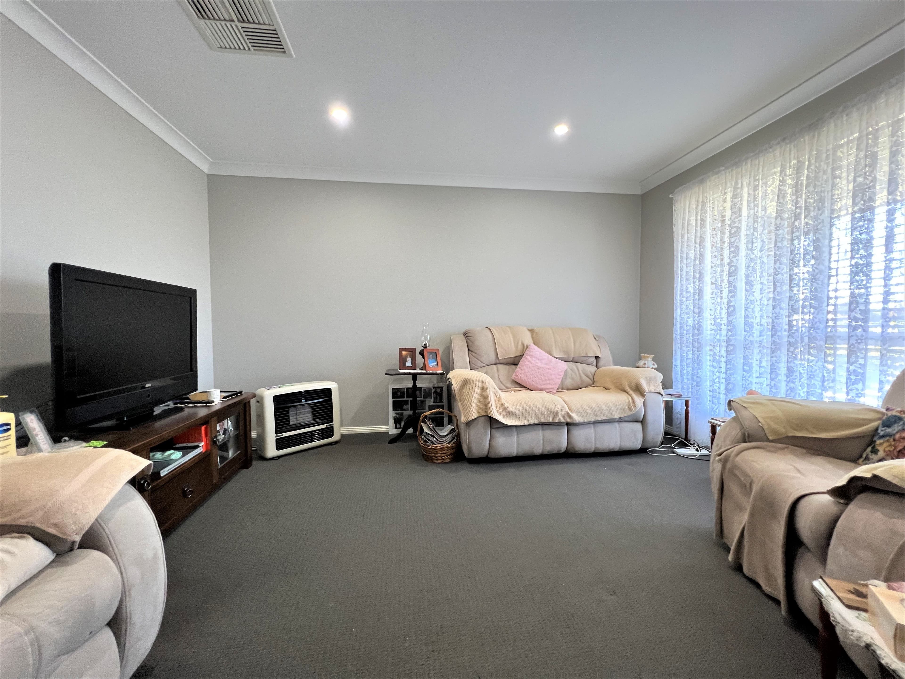 11 Molloy Place, Young NSW 2594, Young - Thumbnail 6