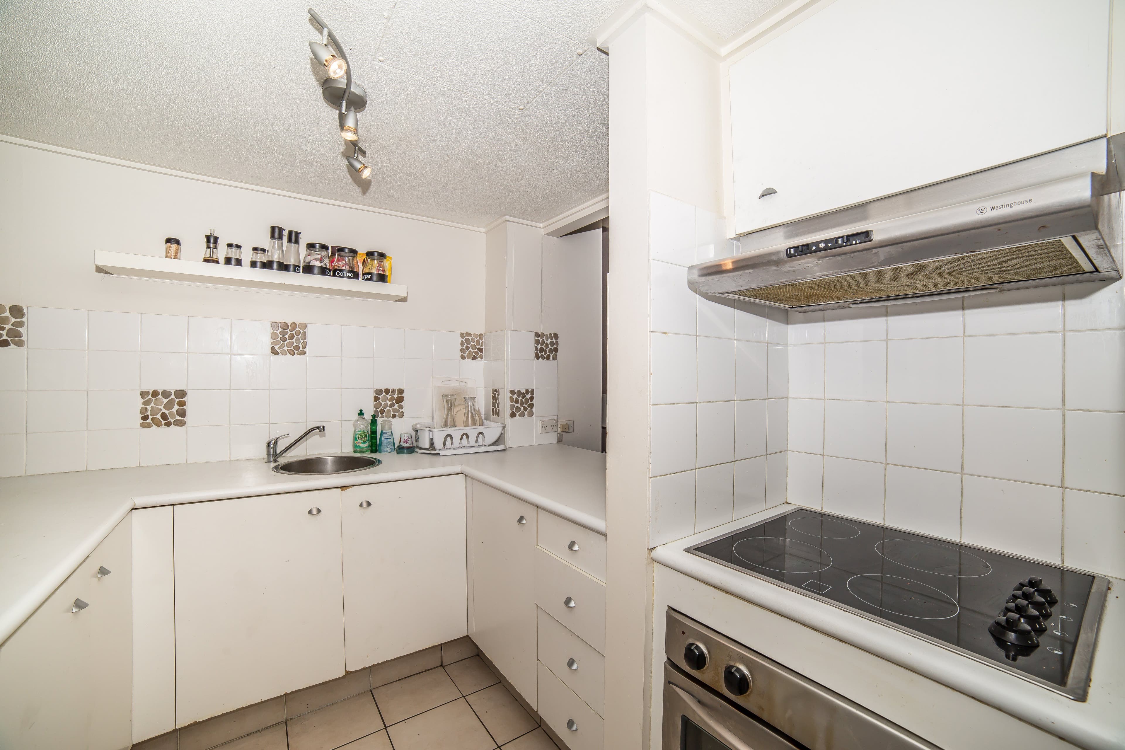 18 Lather Street, Southport QLD 4215, Southport - Thumbnail 2
