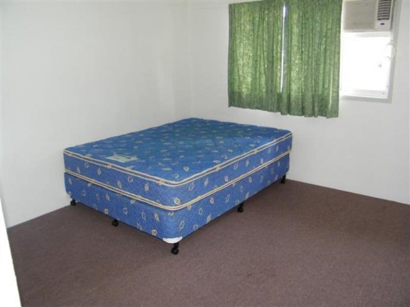 16 McCann Street, GLADSTONE QLD 4680, South Gladstone - Thumbnail 4