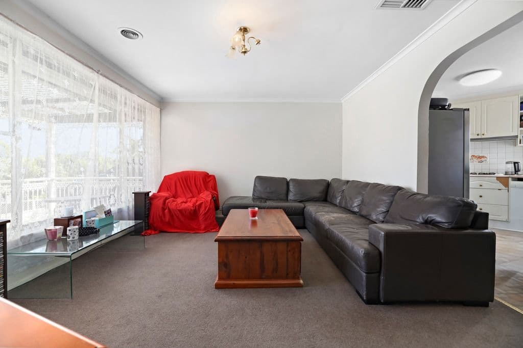 29 Richmond Crescent, Werribee VIC 3030, Werribee - Thumbnail 2