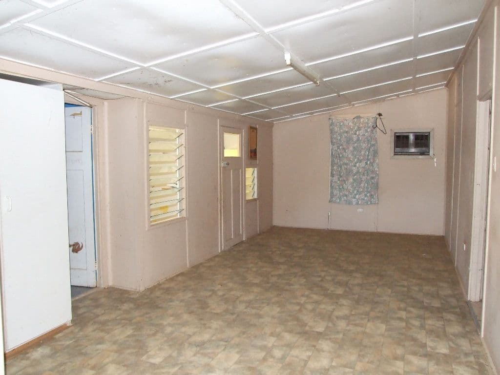 82 Crane Street, LONGREACH QLD 4730, Longreach - Thumbnail 3