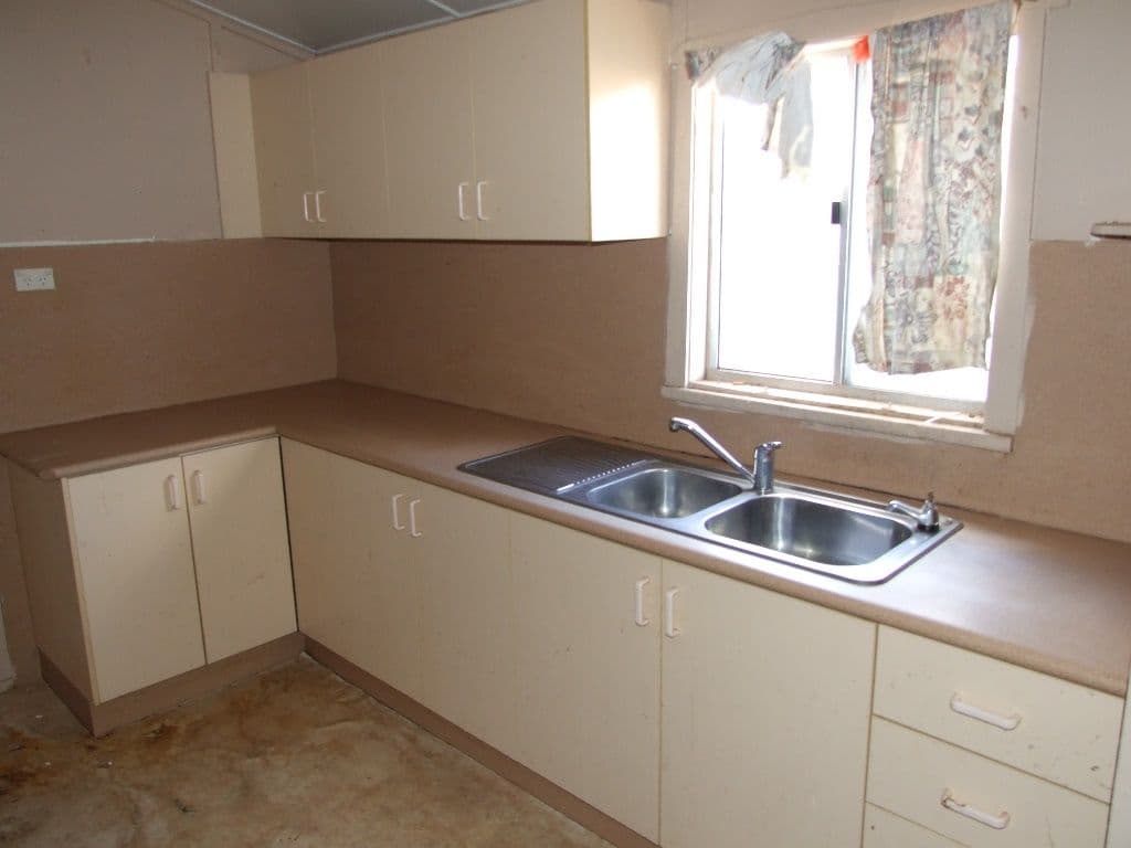 82 Crane Street, LONGREACH QLD 4730, Longreach - Thumbnail 4