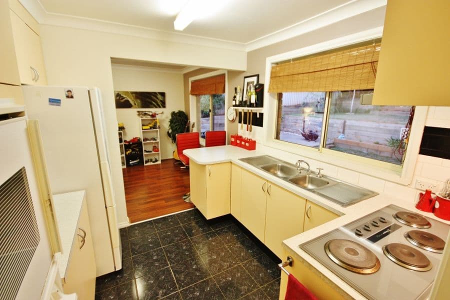 37 McNarry Place, YOUNG NSW 2594, Young - Thumbnail 3
