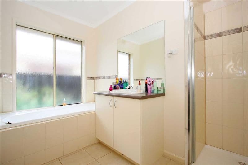 27 Heysen Park Way, CAROLINE SPRINGS VIC 3023, Caroline Springs - Thumbnail 6