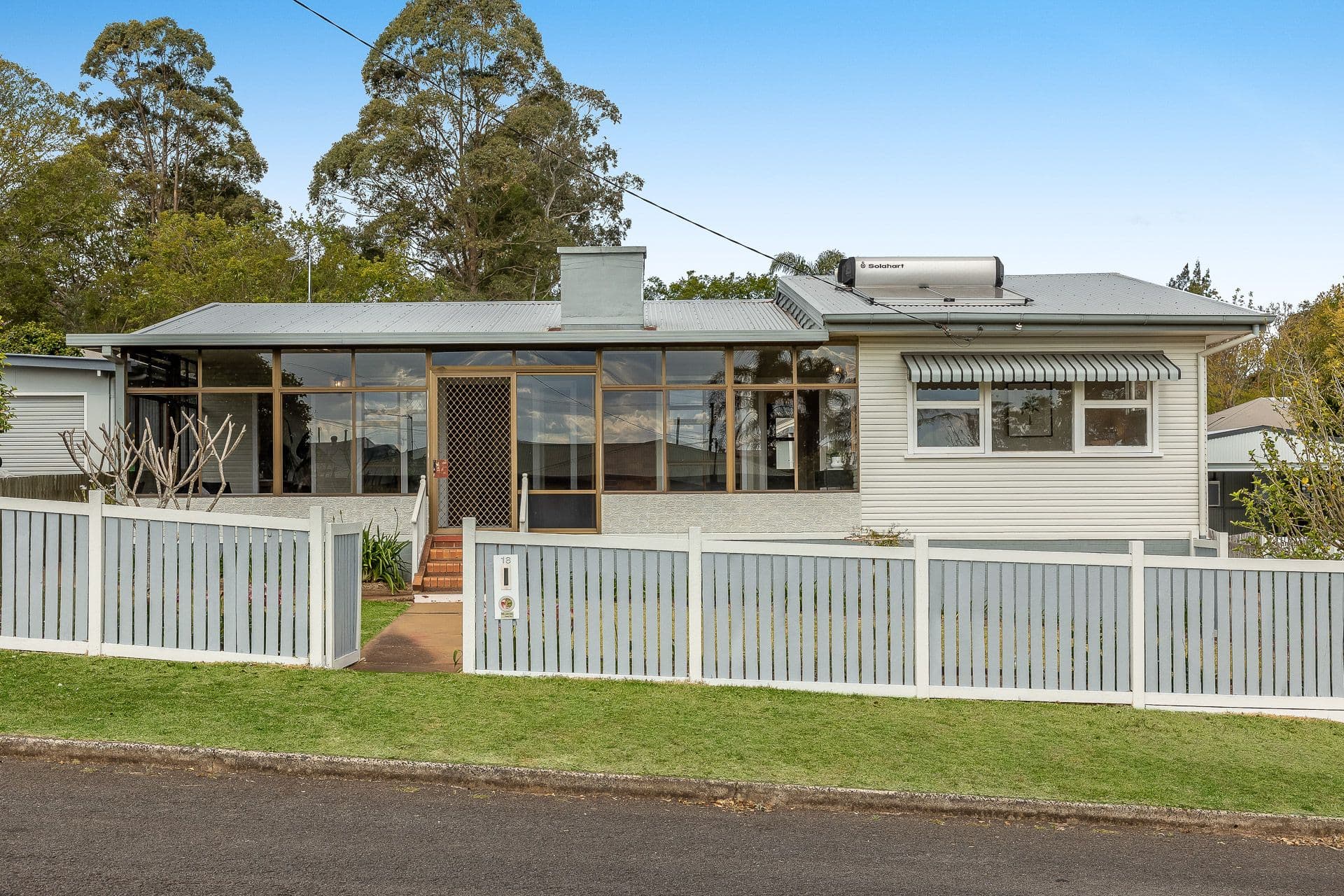 18 Sourris Street, Mount Lofty QLD 4350, Mount Lofty - Thumbnail 2