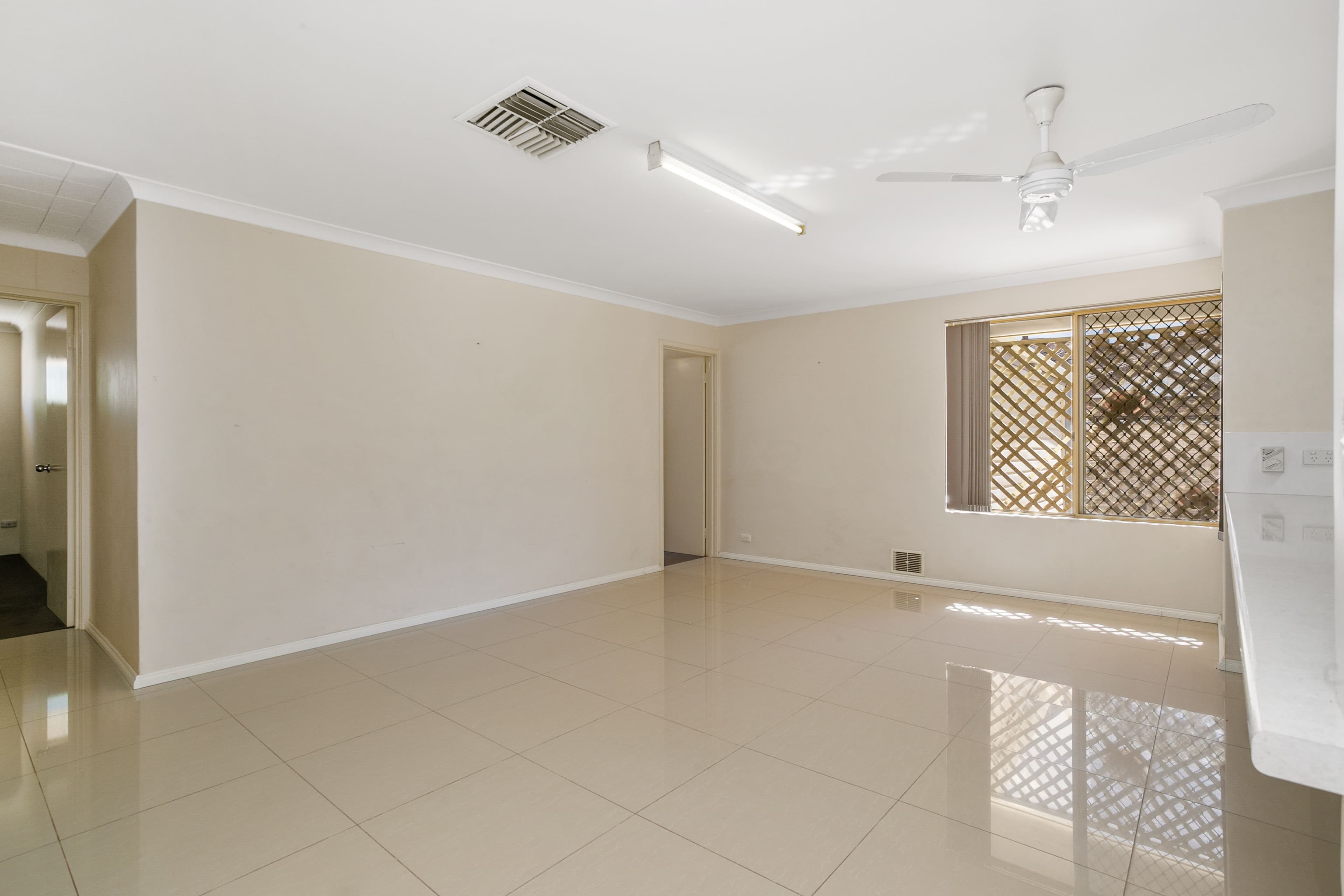 12 Caroline Green, Marangaroo WA 6064, Marangaroo - Thumbnail 5