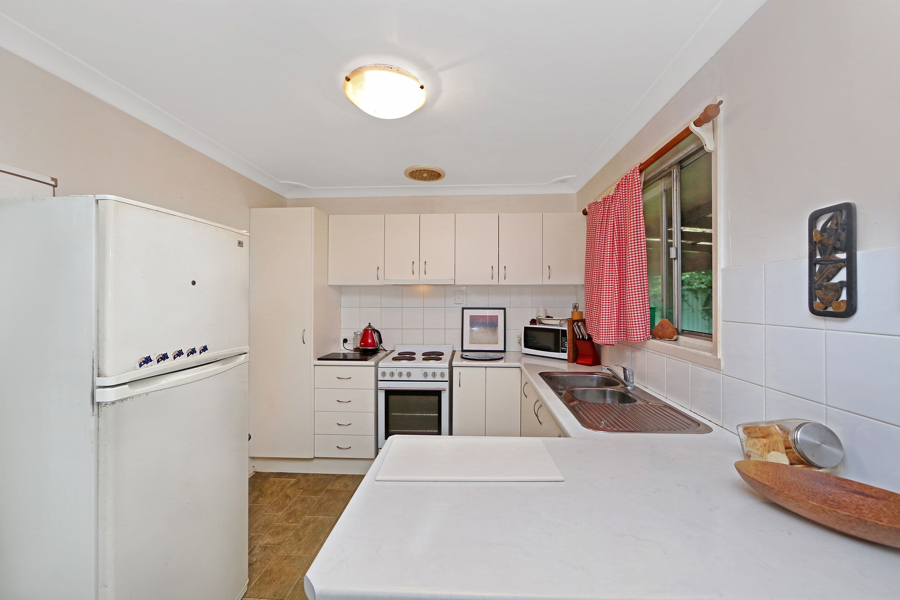82 Sunrise Avenue, Halekulani NSW 2262, Halekulani - Thumbnail 2