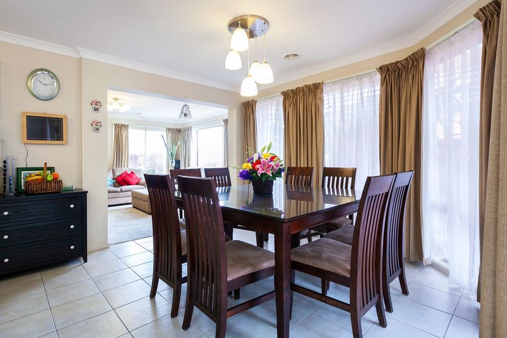 16 Penola Drive, SOUTH MORANG VIC 3752, South Morang - Thumbnail 4