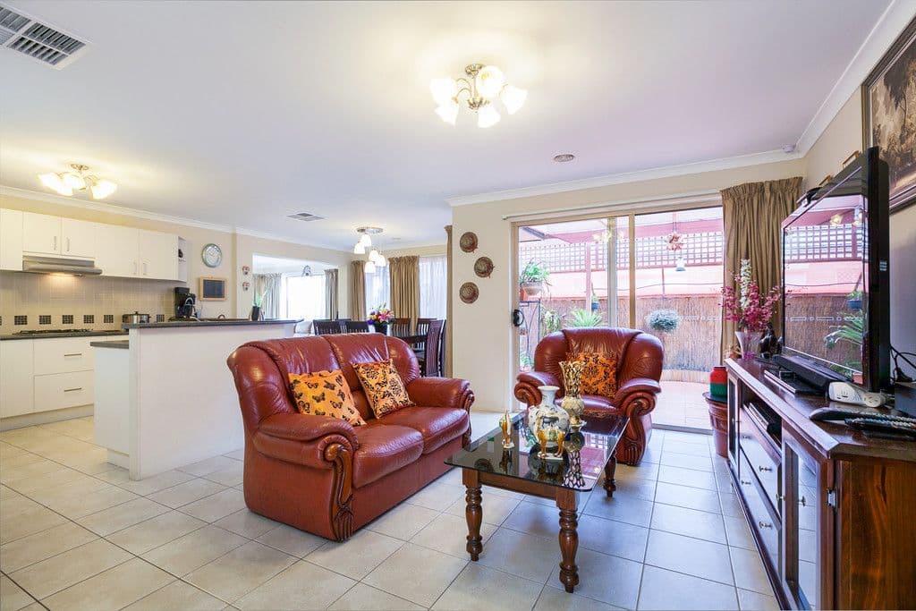 16 Penola Drive, SOUTH MORANG VIC 3752, South Morang - Thumbnail 5