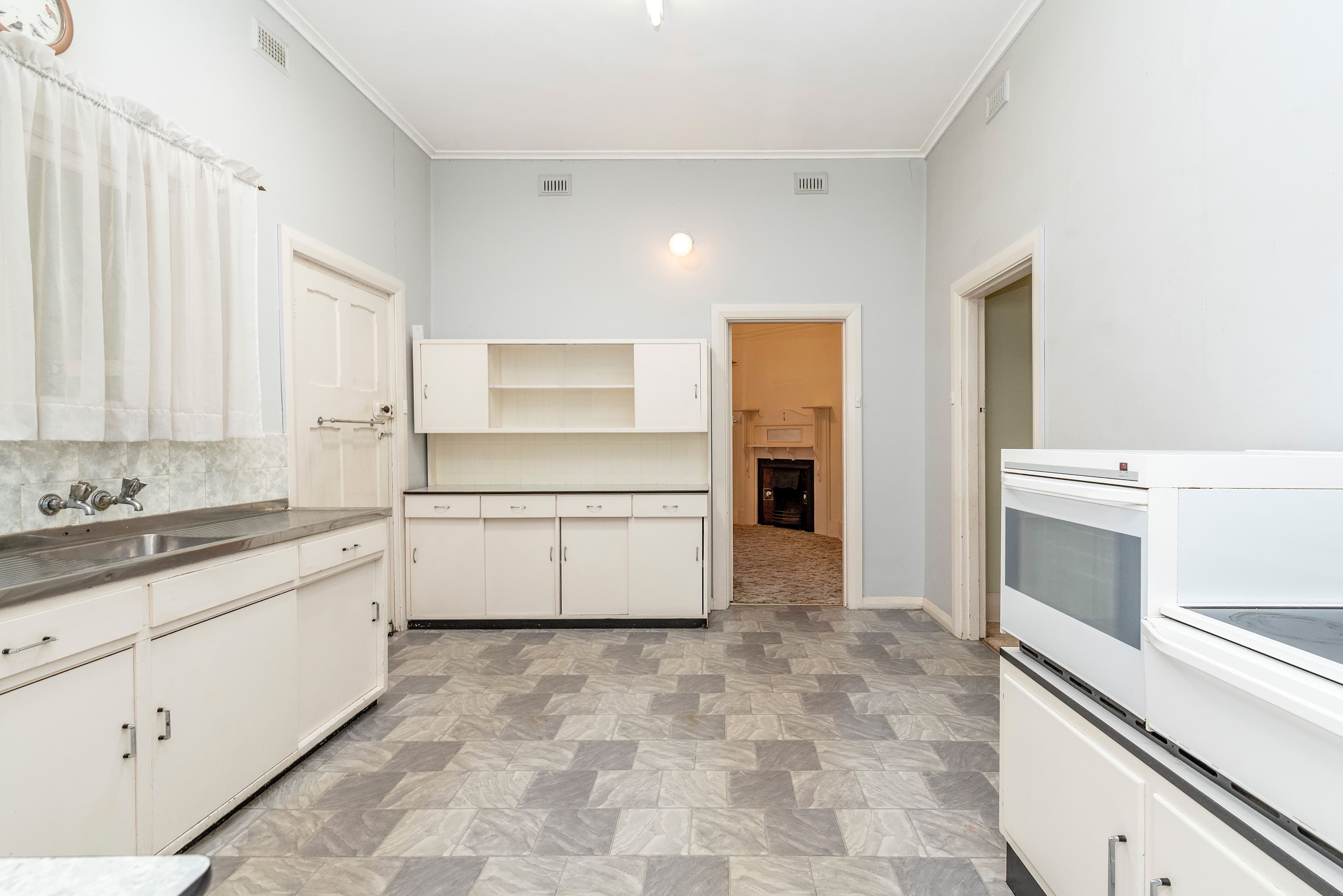 16 Hardys Road, Torrensville SA 5031, Torrensville - Thumbnail 3