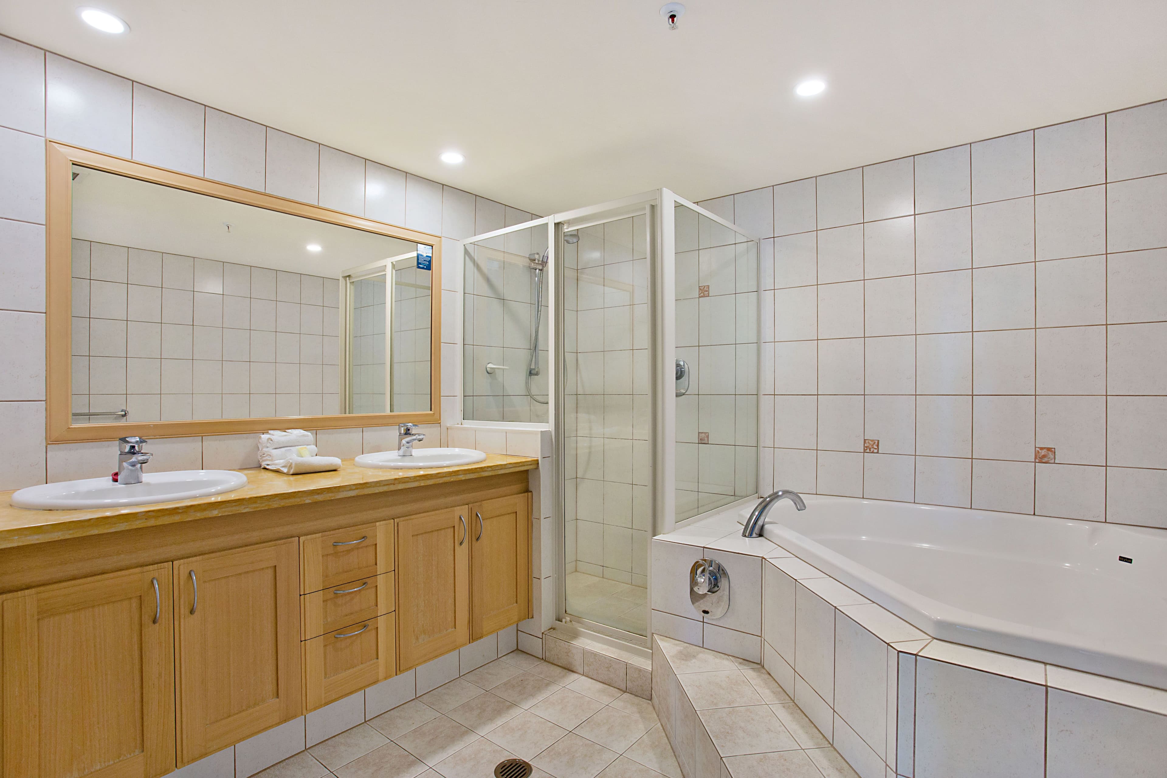 52 'Oceana On Broadbeach' 100 Old Burleigh Road, Broadbeach QLD 4218, Broadbeach - Thumbnail 6