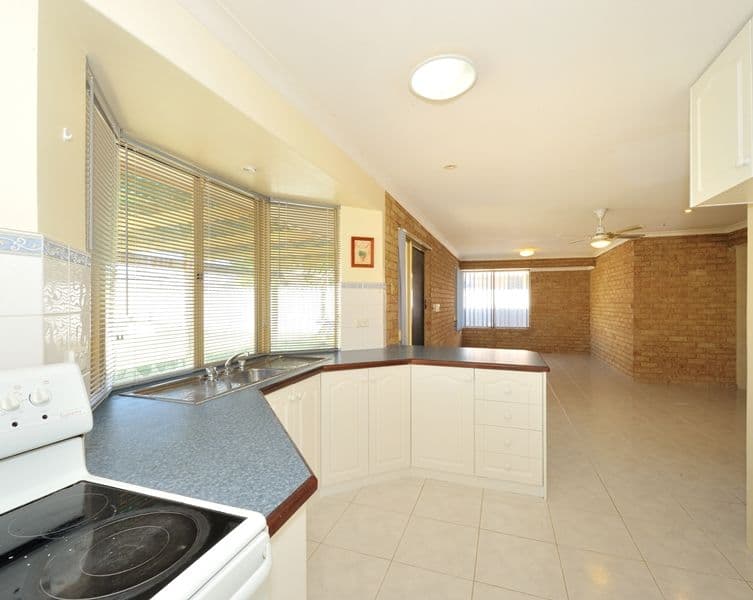 16 Lambasa Place, Waikiki WA 6169, Waikiki - Thumbnail 3