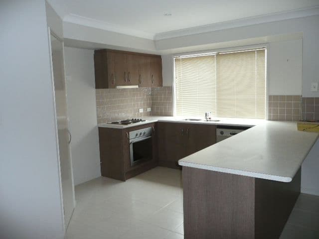 16 Tallow Street, PACIFIC PINES QLD 4211, Pacific Pines - Thumbnail 4