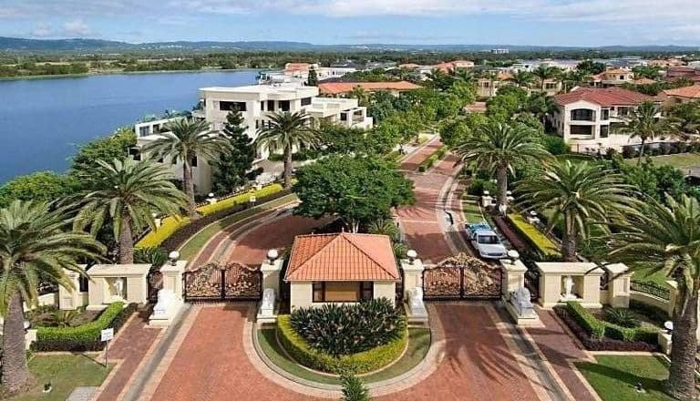 31 Istana View, CLEAR ISLAND WATERS QLD 4226, Clear Island Waters - Image 1