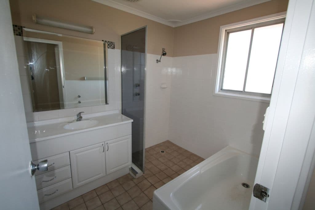 29 Washington Avenue, NIAGARA PARK NSW 2250, Niagara Park - Thumbnail 4